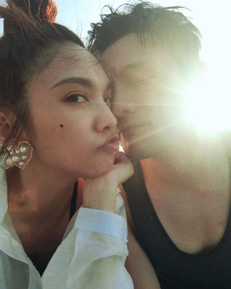 不少網民紛紛稱讚李榮浩對待老婆楊丞琳的態度