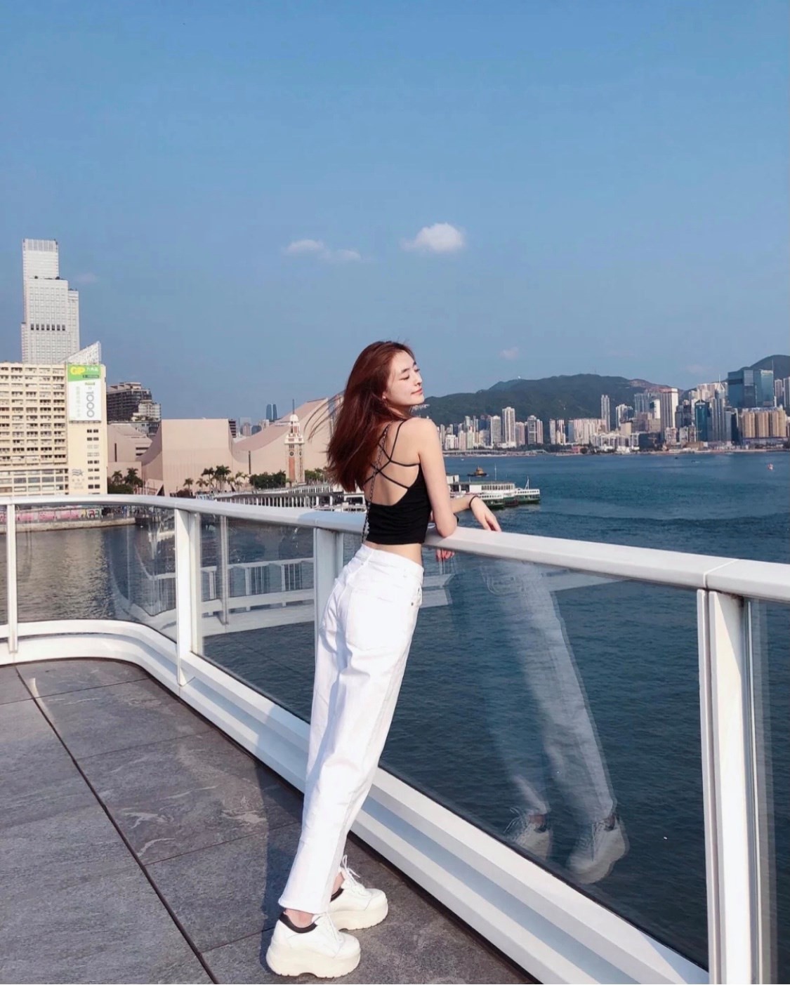 她除了樣子特別,身材還特別高挑,足足有175cm,在一眾女生中突圍而出!她除了一雙長腿吸引人之外,參選時也沒有一些贅肉,看得出她曾有努力減肥塑身,她更坦然當時減了超過10磅!她近日分享一份減肥餐單,來看看她是如何瘦身的吧!