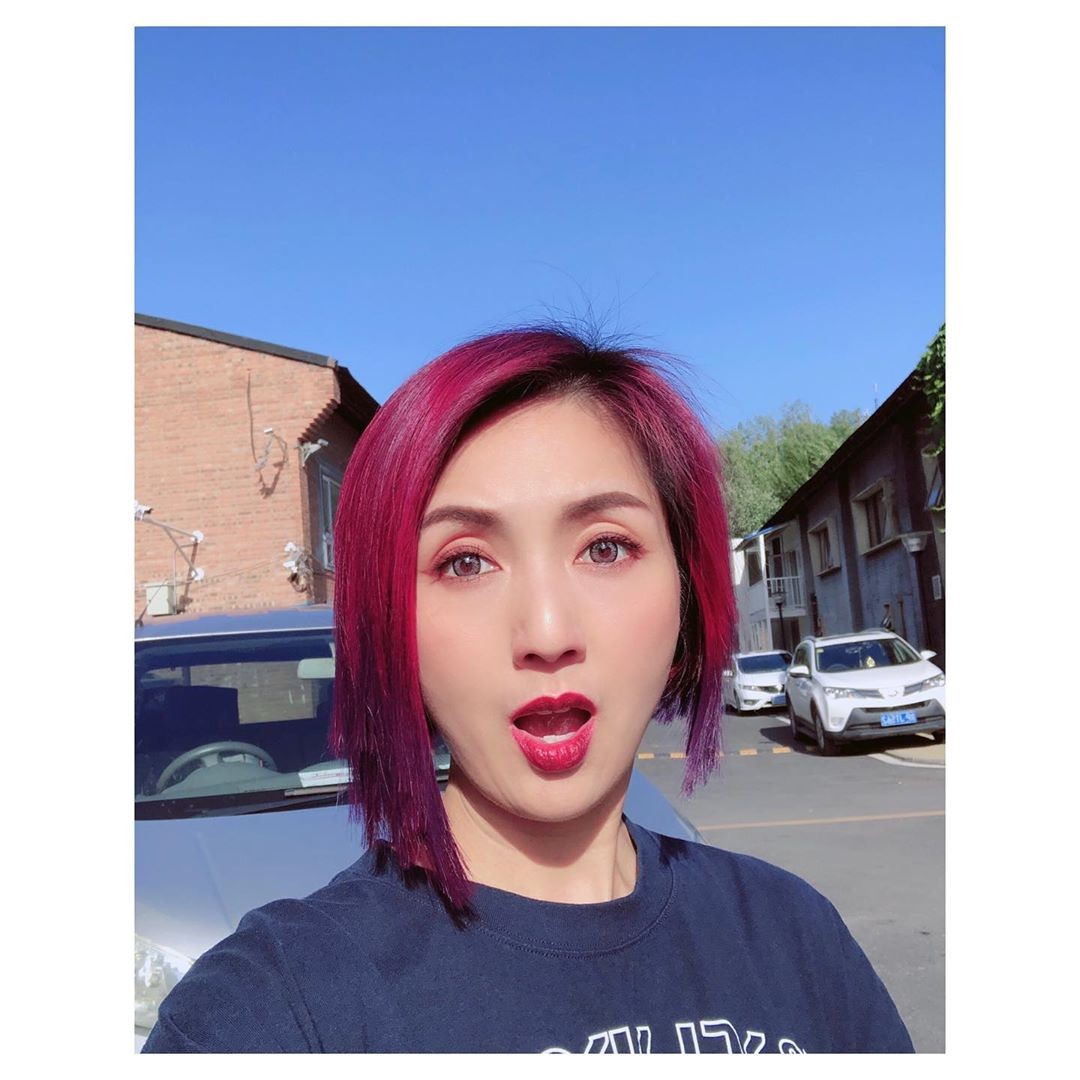 楊千嬅一聽到汪明荃的一席話就忍不住哭了起來