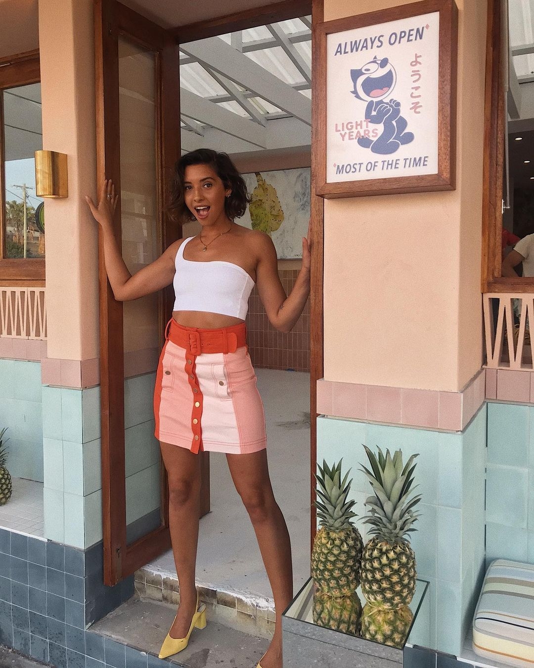 傳Zac Efron與25歲女友Vanessa Valladares訂婚/對Cafe女侍應一見鍾情