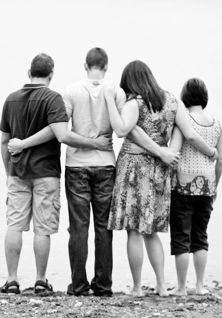 一篇名為「男友不准我抱爸爸」的文章被熱議，女生指她是一個很喜歡撒嬌和擁抱的人，回家時也會慣例的擁抱家人一些，包括爸爸這位男性。女生還稱自己平常很守規矩，絕對不會跟男友和家人以外的人擁抱，和其他親密的行為。