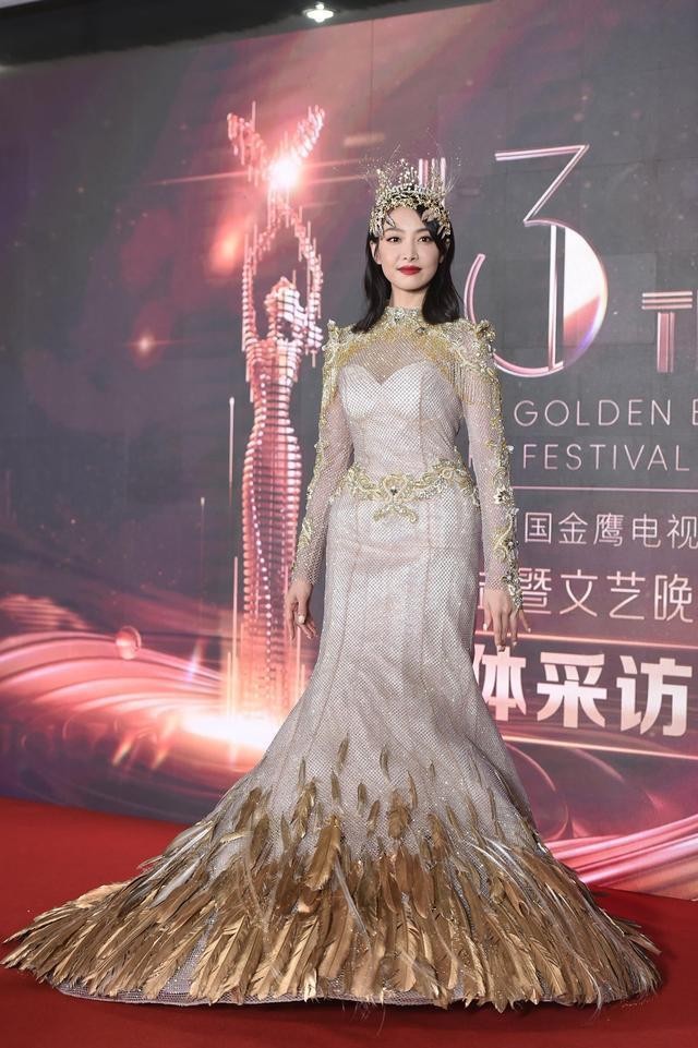 宋茜「金鷹女神」裝被嘲歷屆最醜顯得腰粗身材臃腫