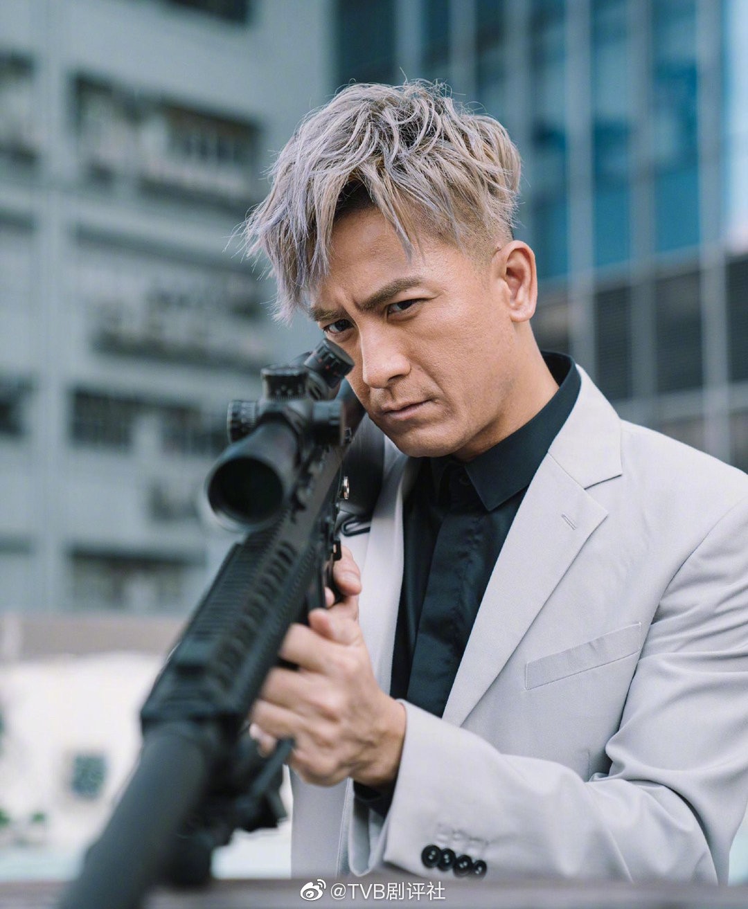 在相片底下他更問網民在《使徒行者3》中他的角色，在多變還存疑的故事發展當中，會是好人還是壞人。結果一發佈隨即引起網民洗版，紛紛留言「調戲」馬明～