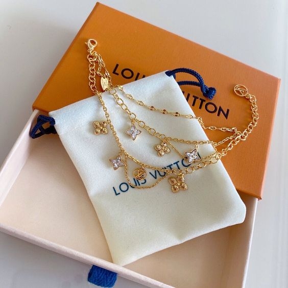 【名牌飾物】網購名牌手鏈/手鐲 最平HK$1600買LV YSL CELINE飾物