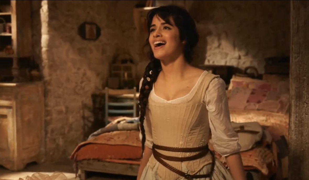 真人版《灰姑娘》Camila Cabello劇照首曝光電影2021年上映
