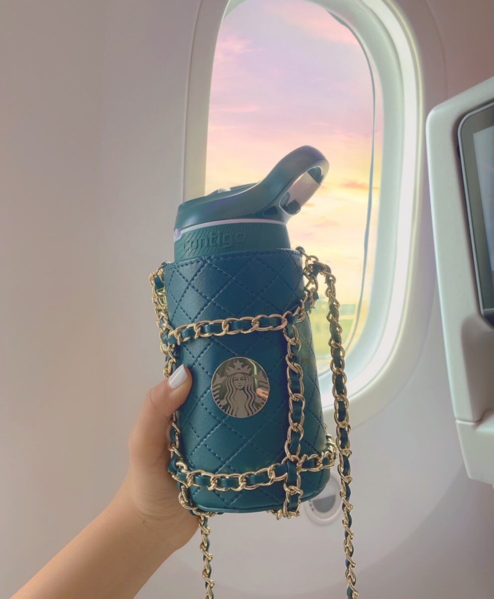 竟然是內地 Starbucks 所推出的 2020 週年慶限定杯套!