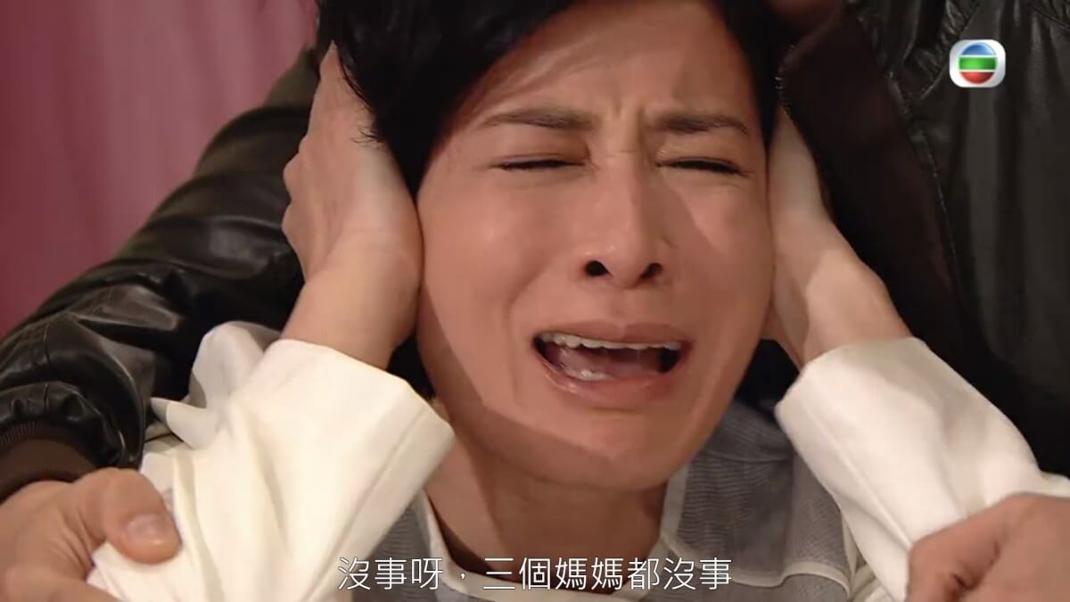 《使徒行者3》故事將穿插前兩輯不同時空大玩時間線!網民紛紛也要回顧一二集的劇情,免得第三集看不明白,不過回顧之時,網民看到釘姐佘詩曼經典的「死三個阿媽」的一幕,不禁為她而傷心,大喊為何角色已經夠慘,若果最後結局還要被盤死,一定會深深不忿