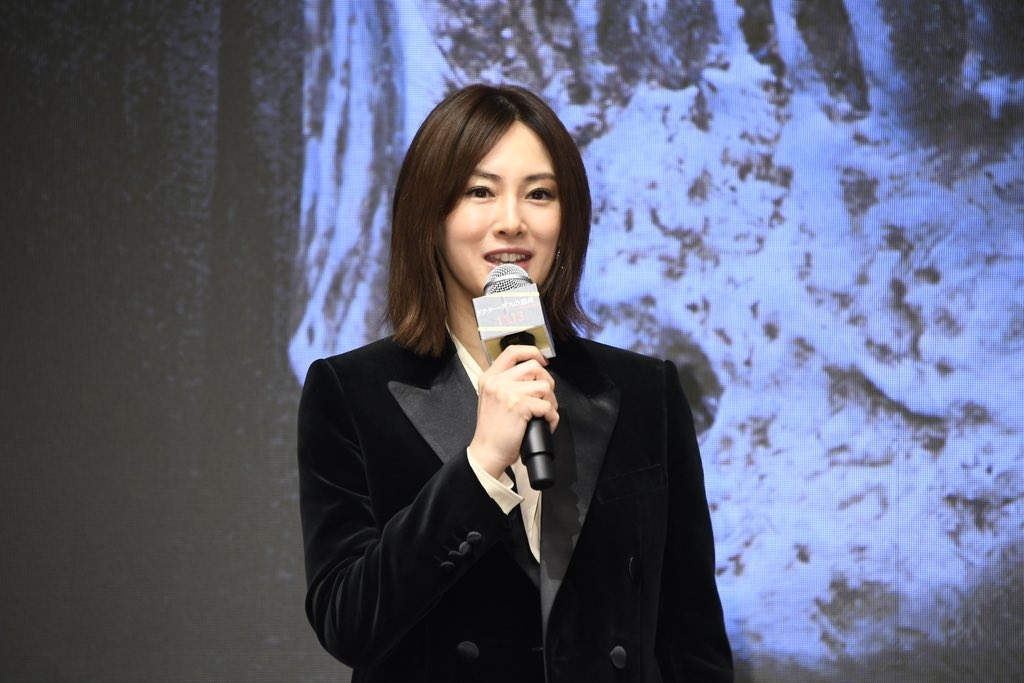 北川景子最想擁有面孔19今年獲勝的北川景子,原來已經嬋聯兩屆冠軍!不夠有所不同的是,今年她的身分由人妻升級成人母!她與日本歌手結婚4週年,並於今年9月誕下女兒,家庭溫馨甜蜜~但是事業卻沒有因此受影響而停滯!除了不少廣告拍攝外,最近還拍了電影《Dr. Death之遺產-BLACK FILE-》,並驚人現身宣傳活動!
