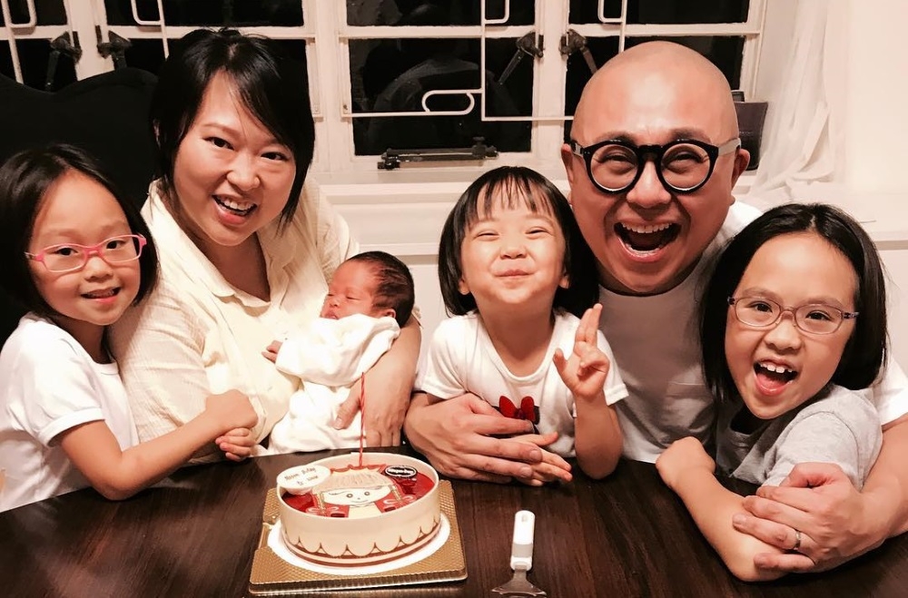 星二代名字意思10Bob林盛斌育有4子女,長女林霏兒、二女林熹兒、三女林機兒和獨子「林道申」。他暫時只解釋過細兒子的名子由來。他解釋「道」字是跟族譜,而意思就是「在正確道路上申明堅志」。