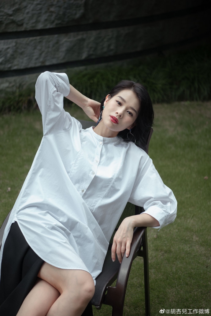 以一口流利普通話接受訪問的胡杏兒