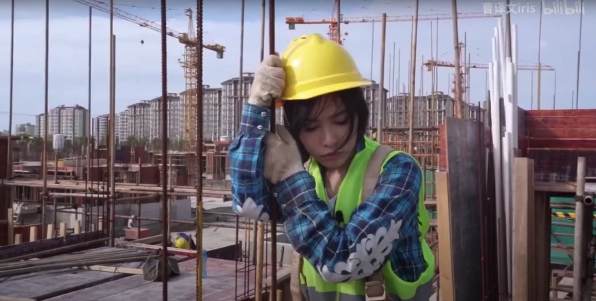 「到時候房子收工的時候,我就跟爸爸說,我要哪一棟的哪一戶,因為那裡面有幾個釘是我釘的!」