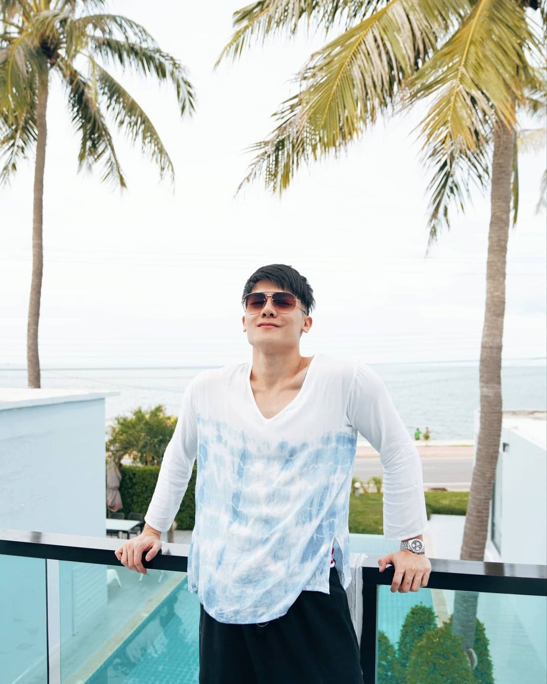 背景大多都與大海有關