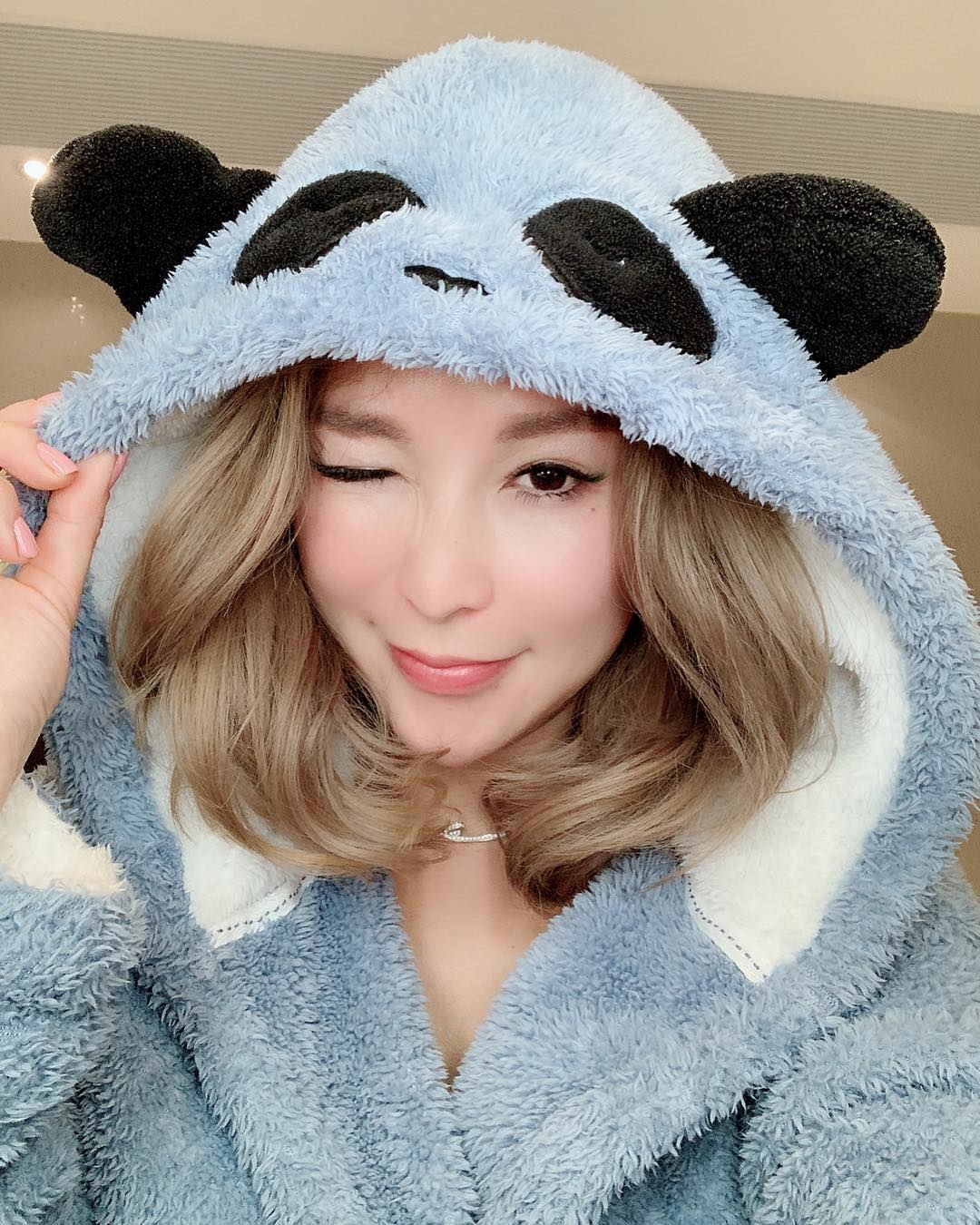 【洗米華洗米嫂Mandy Lieu】網民看到洗米嫂的樣子,都大讚她保養得很好,完全看不出已踏入40歲,更把她跟「最強小三」Mandy Lieu作比較
