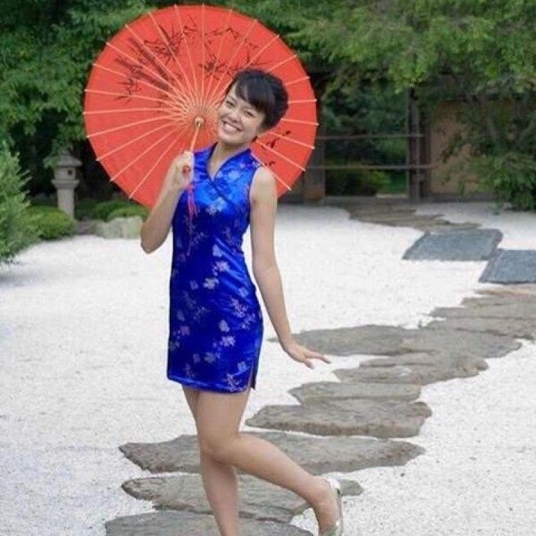 雖然張曦雯的童年照與現時的樣子幾乎很相似,但是卻曾陷入整容疑雲風波,當年因網民翻出過去張曦雯多張單眼皮的舊照,多次質疑她整容才變美
