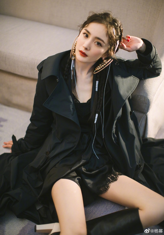 內地一線女星楊冪一向以標緻可人的外貌以及纖瘦的身形而聞名