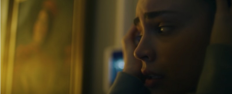songbird肺炎電影4故事大概圍繞在亂世當中的一段愛情故事當中。Nico除了要救她脫險之外,過程中也發展出和一對富有夫婦、和一段婚外情的意外。