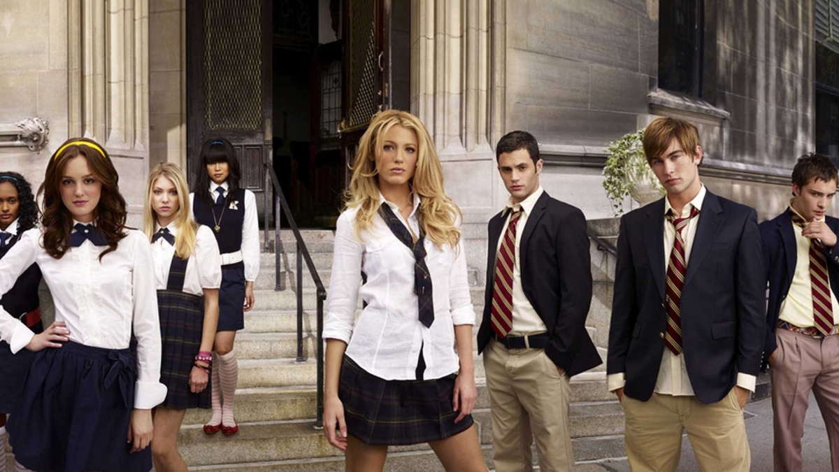 新版《Gossip Girl 花邊教主》演員造型大崩壞/今年於HBO Max播出