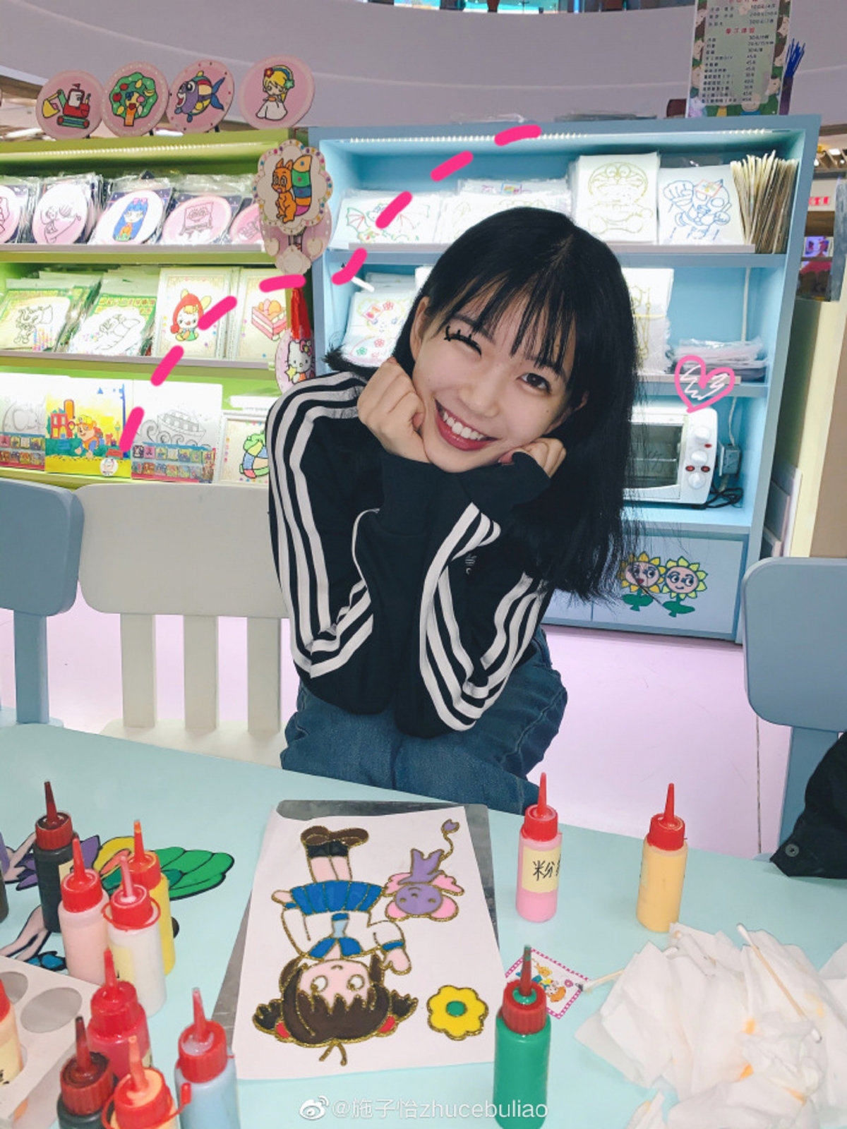 【大陸網紅濾鏡】這位20歲的人氣內地網紅「施子怡」因有著甜美可愛的美貌加姣好的身材受到網民的追捧,其微博早已坐擁超過 135 萬粉絲,每次發佈的照片都受到粉絲的留言力讚!