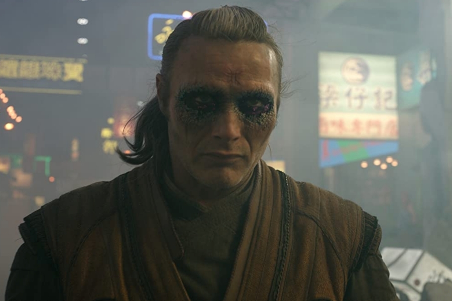 怪獸與牠們的產地3-12Mads Mikkelsen在 2012 年曾出演美劇《雙面人魔》,以斯文的形象詮釋一個變態食人魔醫生,當時他的演技深受觀眾喜愛。原來他也曾出演Marvel電影《Dr.Strange》的反派角色Kaecilius,誇張的化妝可能讓觀眾不認得他,但是當中也有他的那種邪魅氣質。