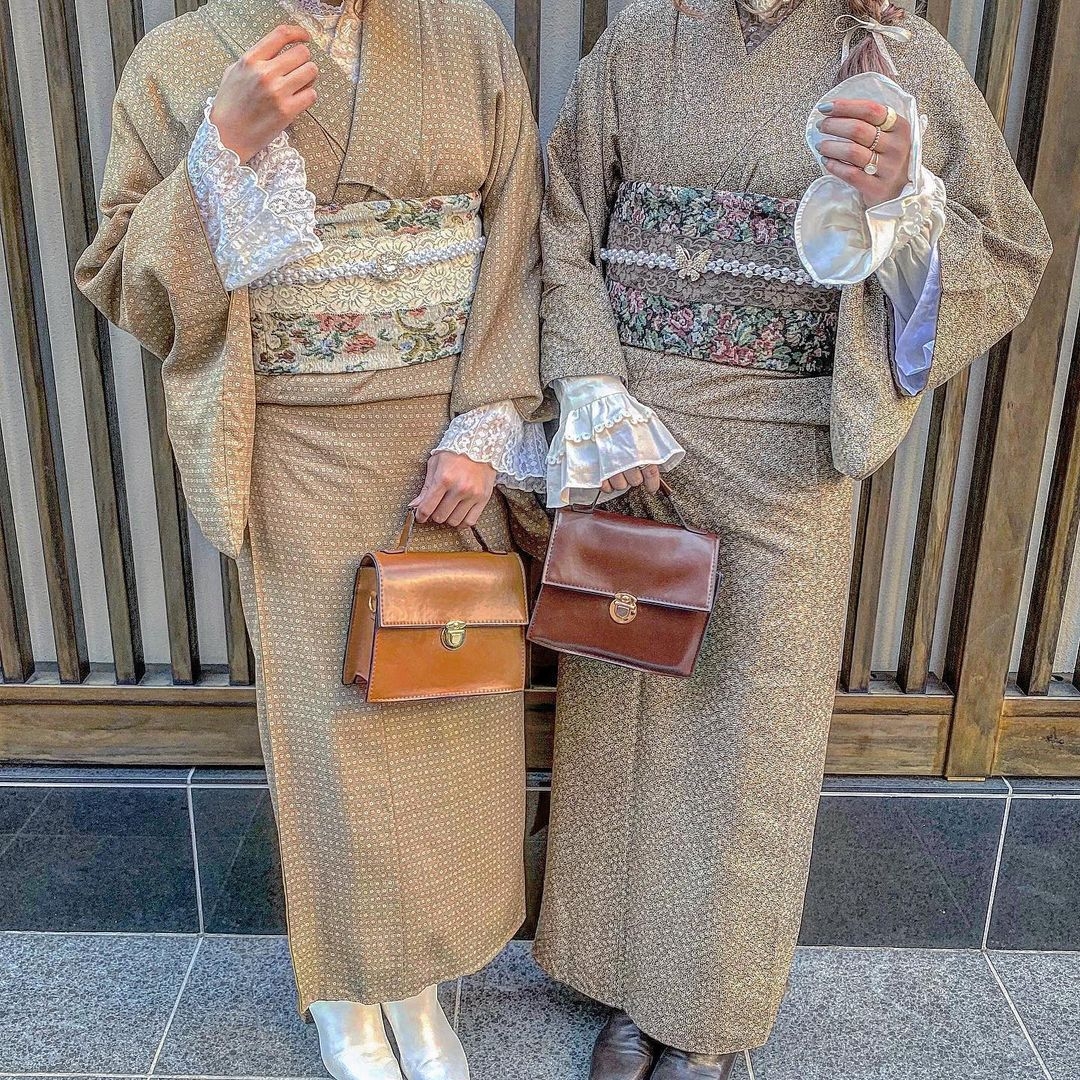 日本人不愧是「混搭」的高手,配上高跟鞋或靴子「洋風和服」同樣美得令人神魂顛倒!