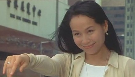 另一個深入民心的哨牙角色就是葉童!她在古裝劇《奸人堅》中飾演一個被取笑的哨牙妹,角色非常出眾而且惹人愛憐。她的哨牙很長,再配上她的長長瓜子臉型,就讓造型更醜~她本身也是個氣質女神,其甜心笑容最為迷人,想不到女神也可以變女丑!