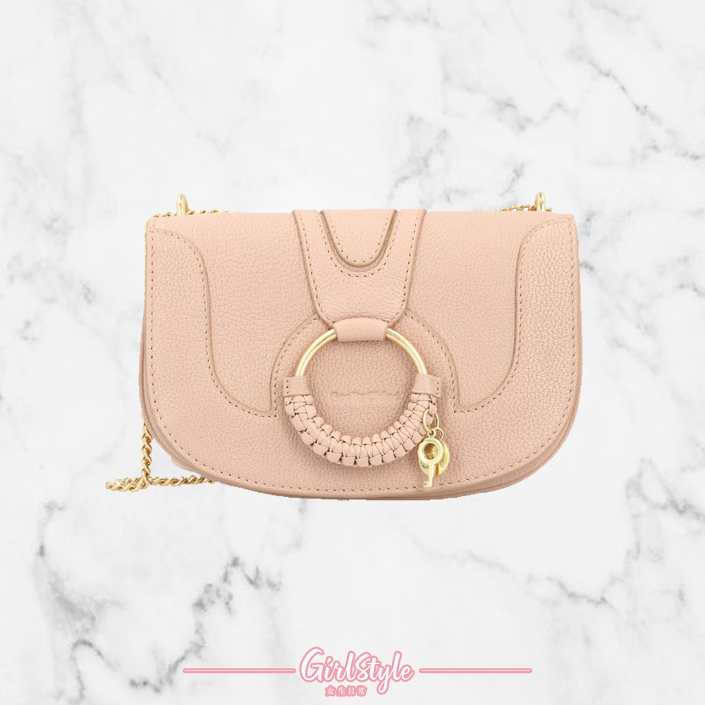 【名牌手袋Black Friday2020】近年See by Cholé都是相當有名氣,相信不少人都知道它是Chloé的親民版副線,所以在設計的款式上都會較貼近Chloé的感覺