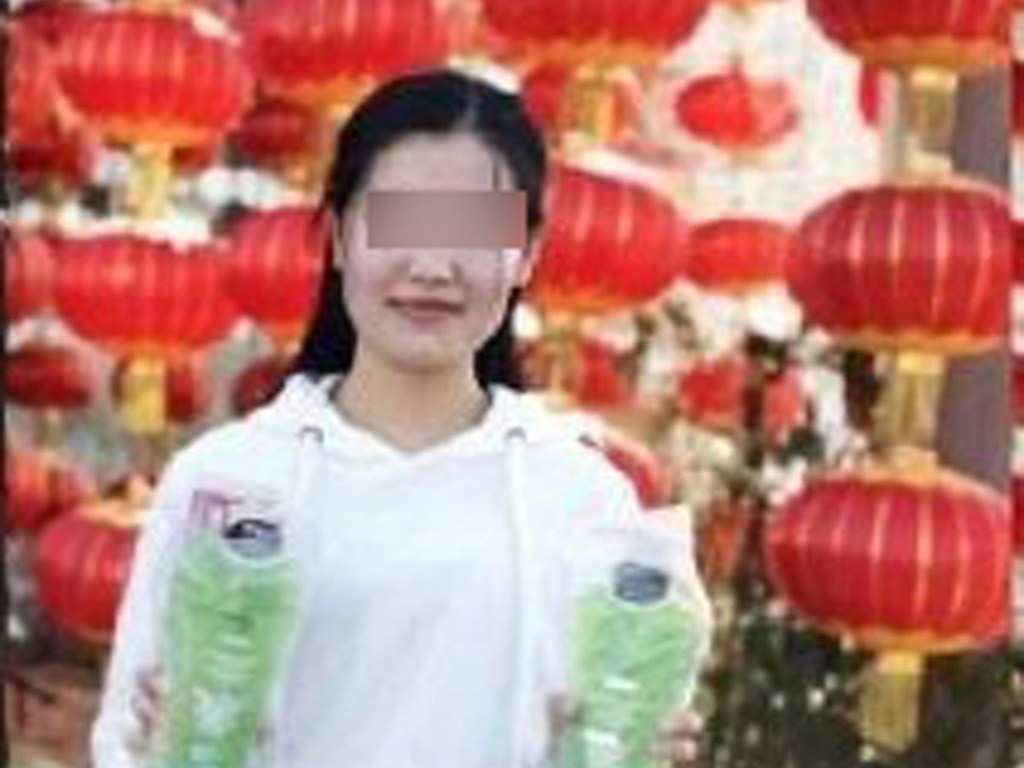 【背老公出軌】老公對此事也感到很驚訝,便著奶奶一起去問妻子,但是妻子仍不感到有任何的錯意,只是輕描淡寫地道出:「這都是過去的事情了。」