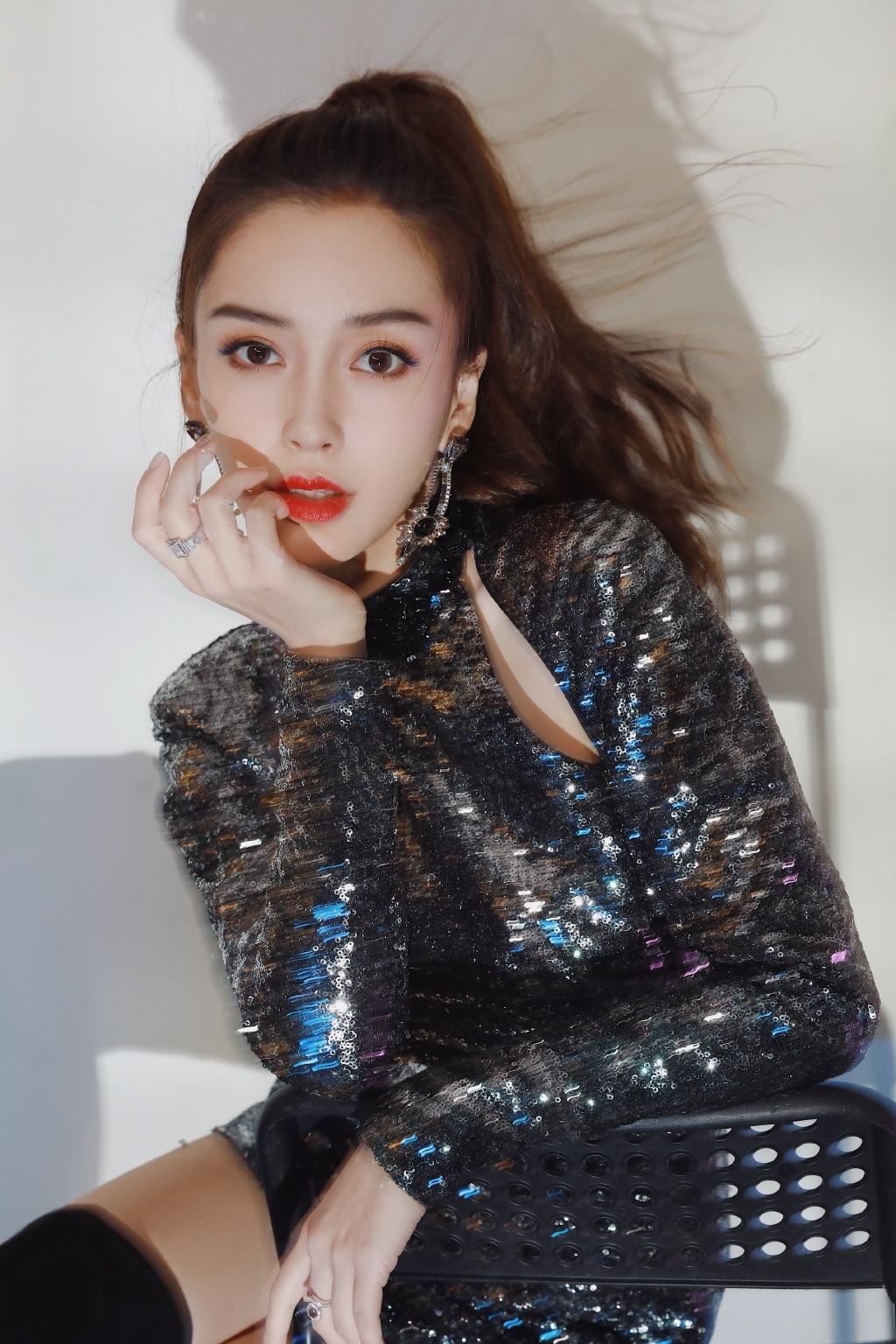 Angelababy黑眼圈殘樣曝光?法令紋顯老10歲現疲態,