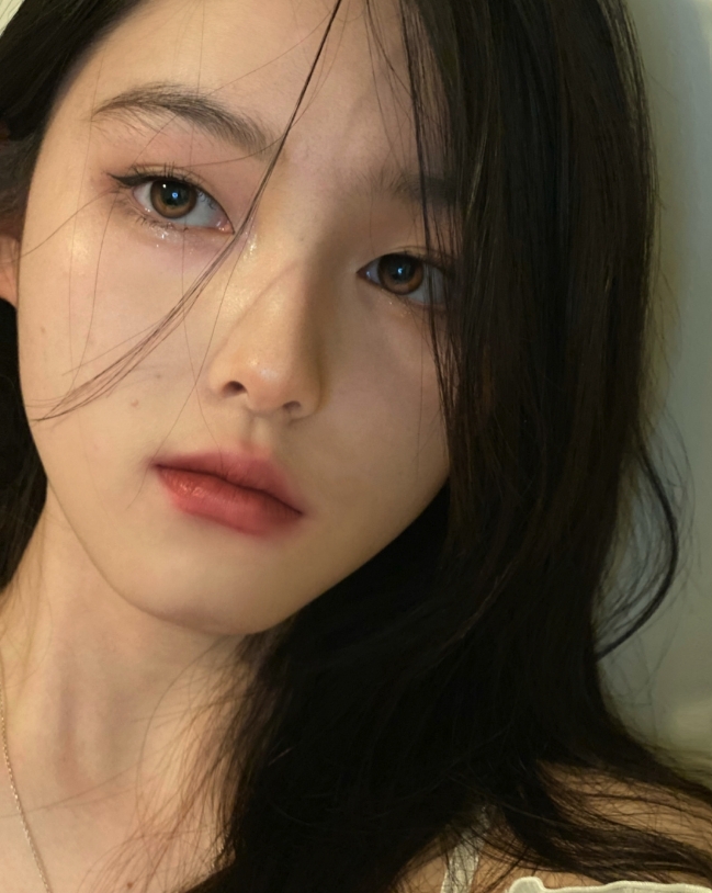 月牙形美瞳Con中伏出事/戴上變鬥雞眼傻仔/千萬不要買