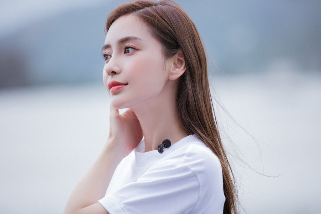 Angelababy黑眼圈殘樣曝光?法令紋顯老10歲現疲態,