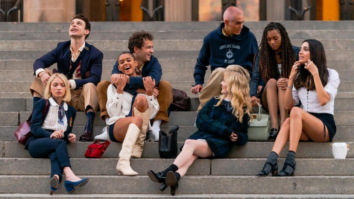 新版《Gossip Girl 花邊教主》演員造型大崩壞/今年於HBO Max播出