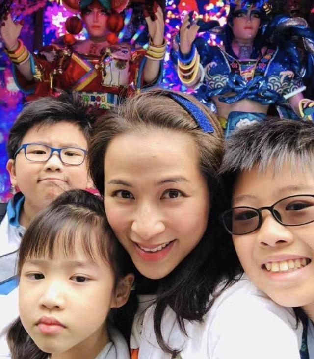 麥家琪怒摑兒子/被兒子質問為何拍三級片性感照