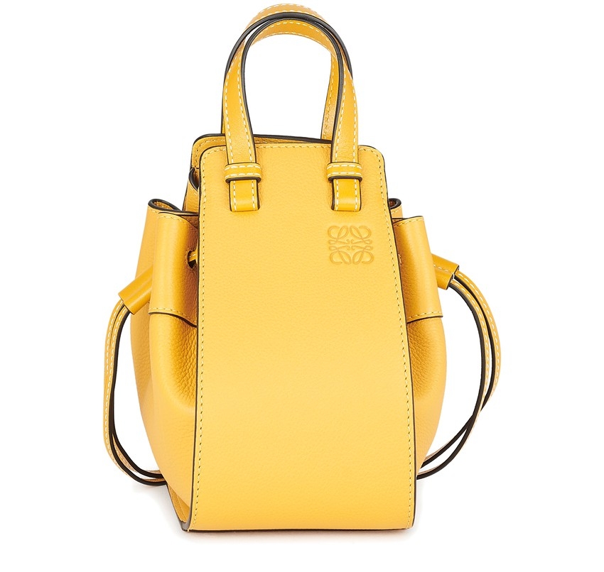 LOEWE Mini Hammock shoulder bag HK$14,800 優惠價HK$10,952