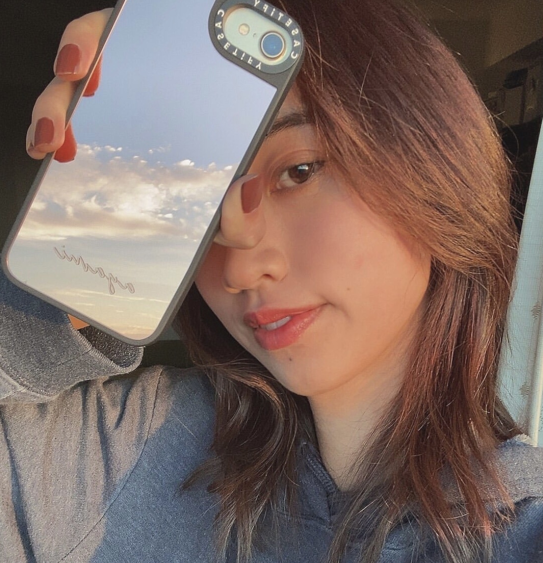 iphone12電話殼18iPhone12推出市面,相信也不少人也馬上入手~新電話當然要買新電話殼好好保護,不過除了Apple官方的電話殼,香港市面上iPhone12的電話殼暫時還不多,款式選擇少。緊貼潮流的你想率先購入最新的iPhone12電話殼可以考慮一下網購!有幾個牌子已經紛紛搶著推出新款電話殼了!以下綜合各個牌子,為大家推介精美靚款!