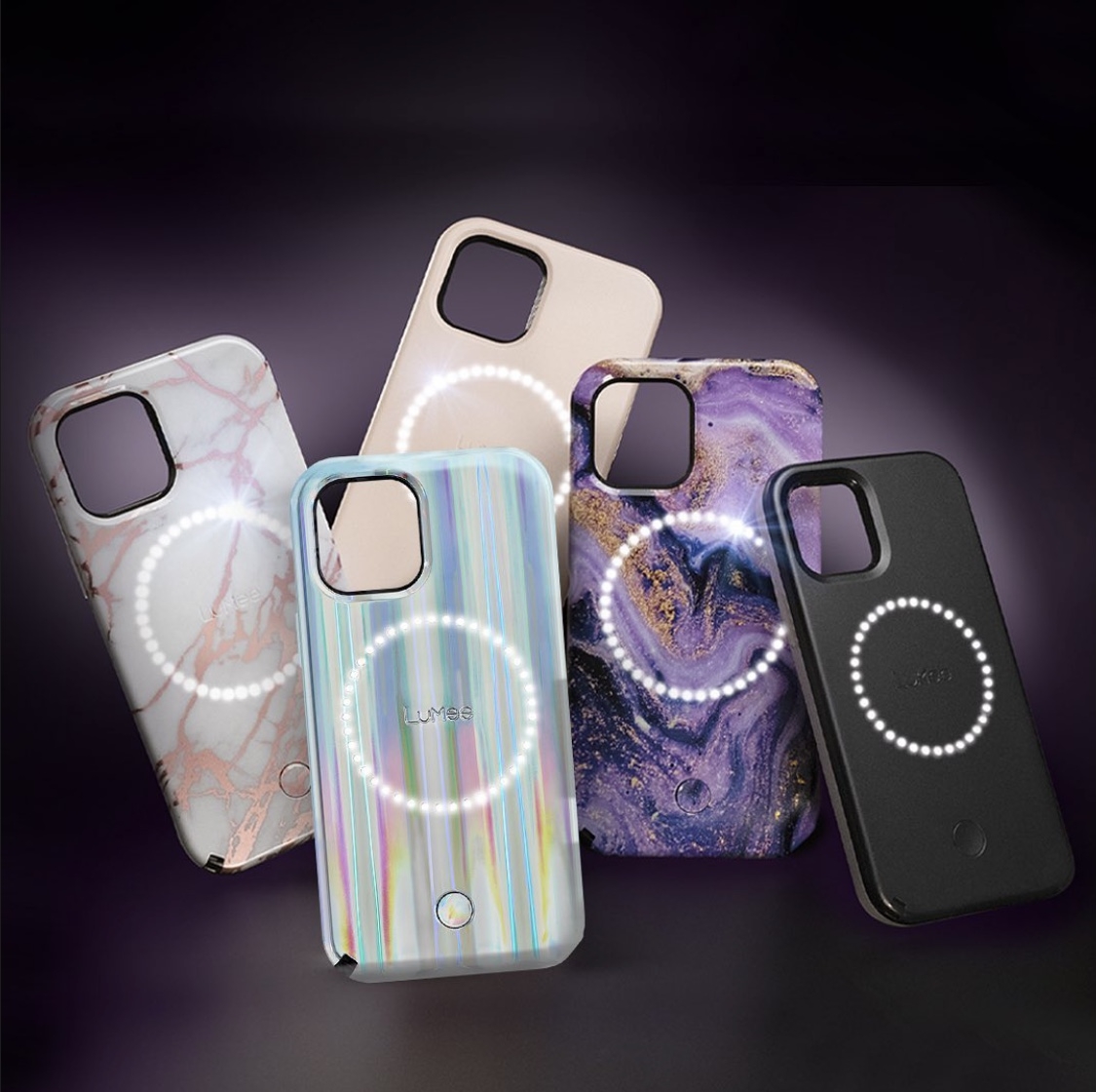 iphone12電話殼9Casemate最特別的風格就偏向光亮閃閃~適合比較高調,喜歡發出光芒的女生!最熱銷的一款就是一款「打燈神器電話殼」!它配備前後的「打亮光圈」,在自拍時或夜晚真的是超實用!