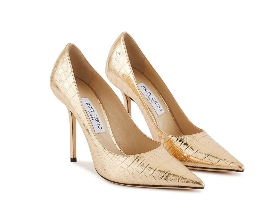 【Jimmy Choo婚鞋】婚鞋不一定要閃鑽款才好看,如果你的婚禮主題是較貴麗堂皇的宮殿風,可以選擇玫瑰金的高跟鞋作襯托~