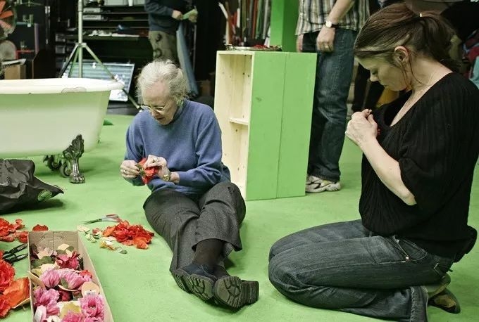 英女王還有一個關係要好的遠房「女王」表妹，以脫序、親民形象視人的瑪格麗特二世（Margrethe II of Denmark）