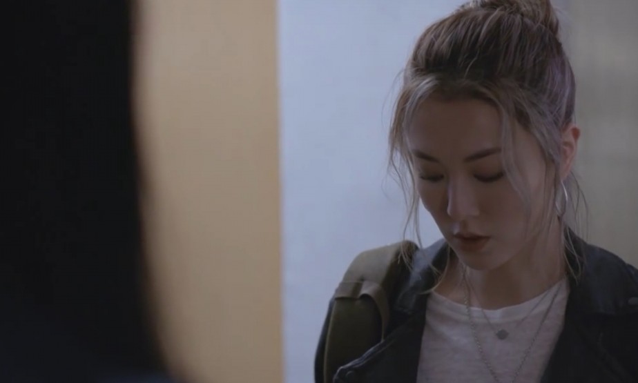 Sc《香港愛情故事》自播出以來口碑也很不錯,故事除了以香港基層生活作背景,夠貼地之外,還大膽用了不少年輕的新人演員,讓人眼前一亮。不同愛情的議題也活現了在幾對情侶身上,切實的描繪了香港人談戀愛會經歷到的甜與苦。