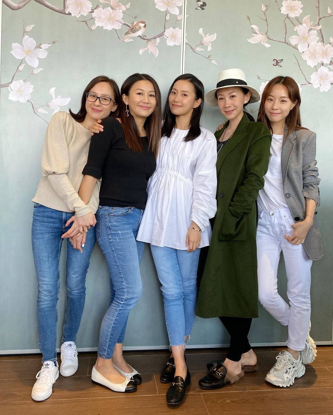 五餅更難得合體,包括有Stephy, Miki, Gloria, Angela及Serena,令粉絲都大喊童年回憶都回來了