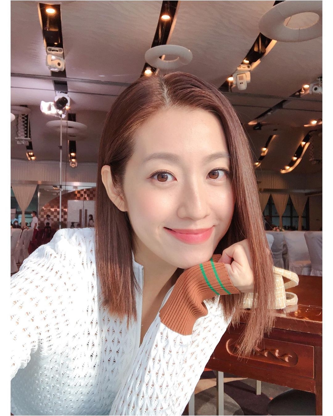 【香港女明星學生相】即使已生有一女的陳自瑤,身型依然保持得超級好,因為本身勤於健身的她,鍛鍊出完美誘人的身材~