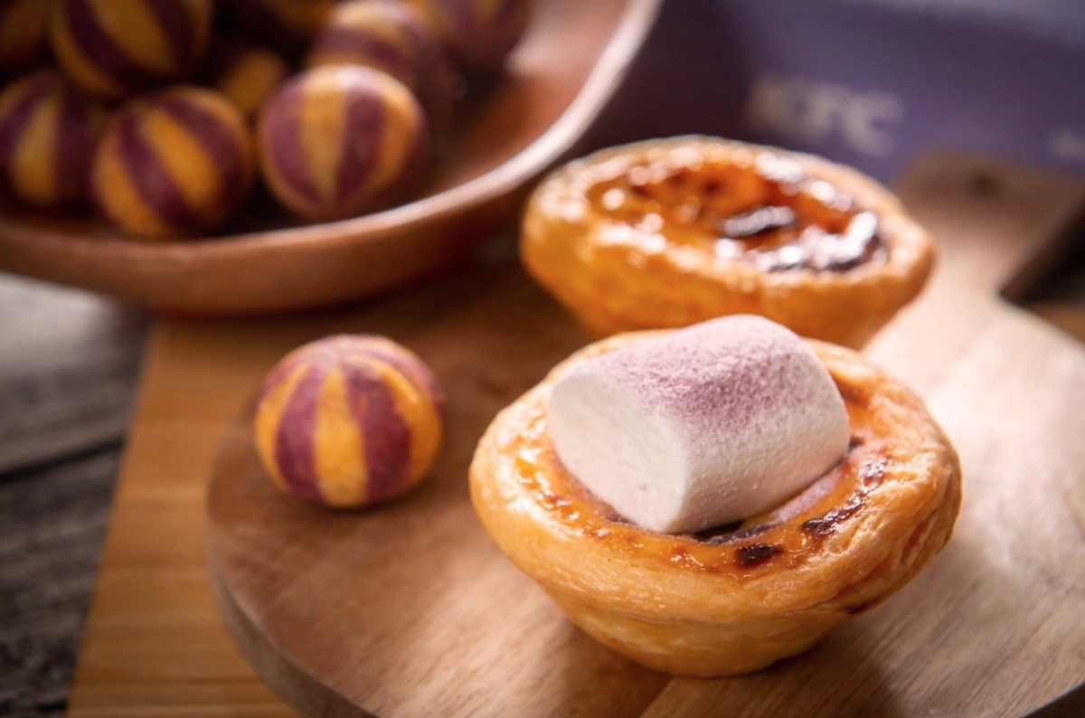 台灣的肯德基(KFC)便推出了兩款全新小食「芋見雲朵葡撻」以及「雙色轉轉QQ球」