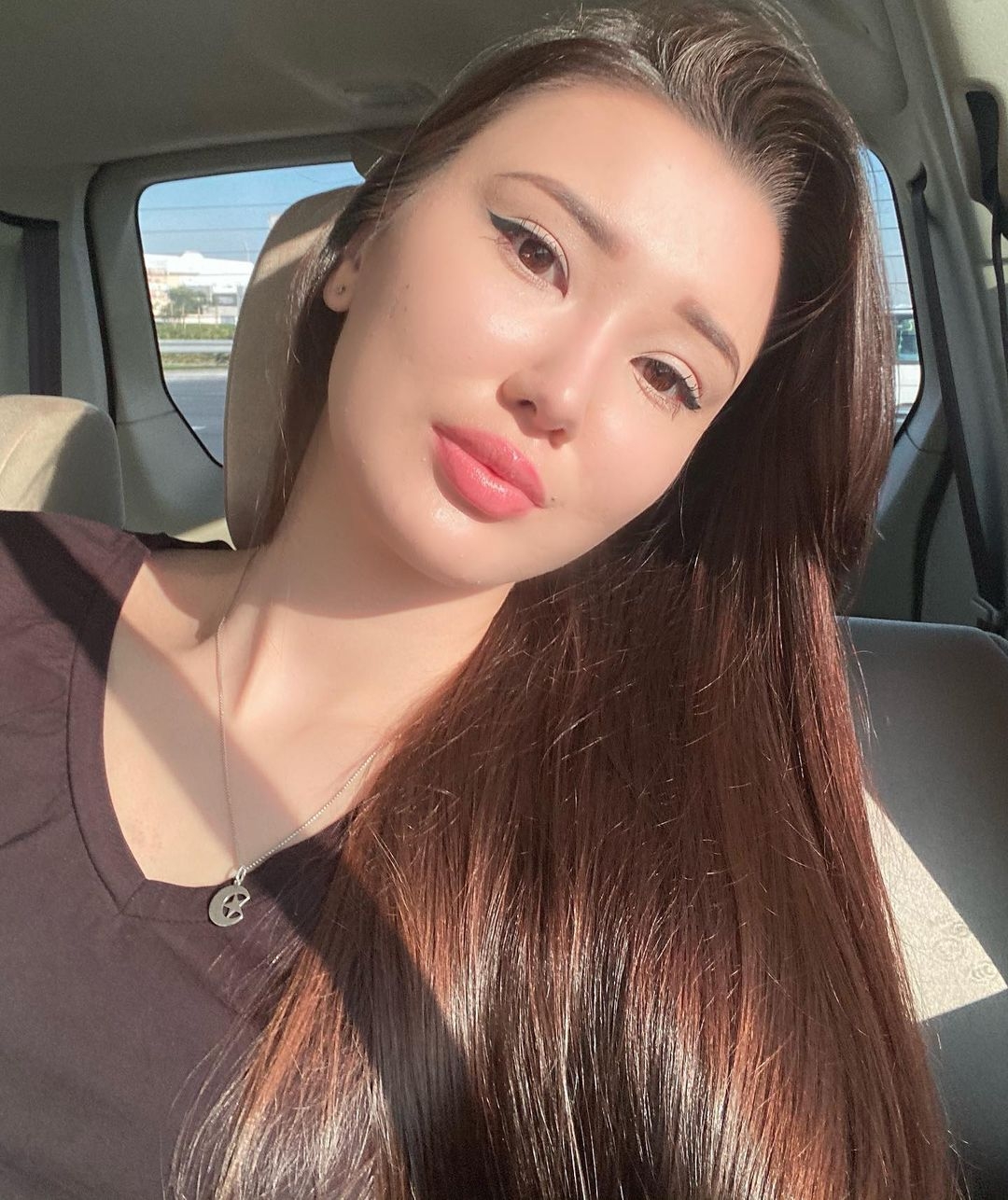 24歲排球女神莎賓娜整容慘變人造人?