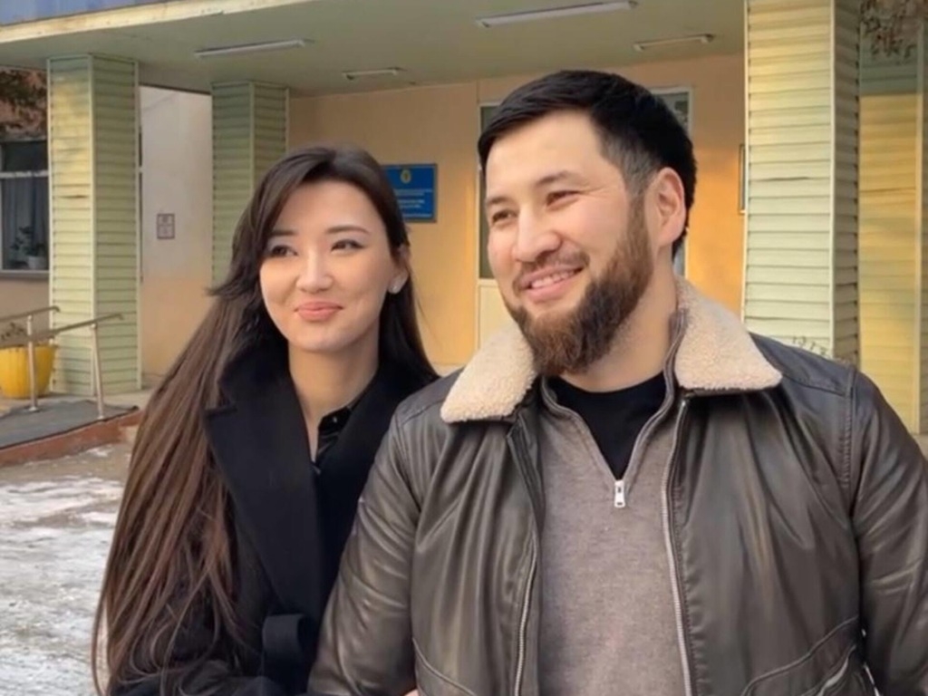 有傳莎賓娜下嫁的,是來自家鄉哈薩克的年輕富豪,從事當地的電子商務