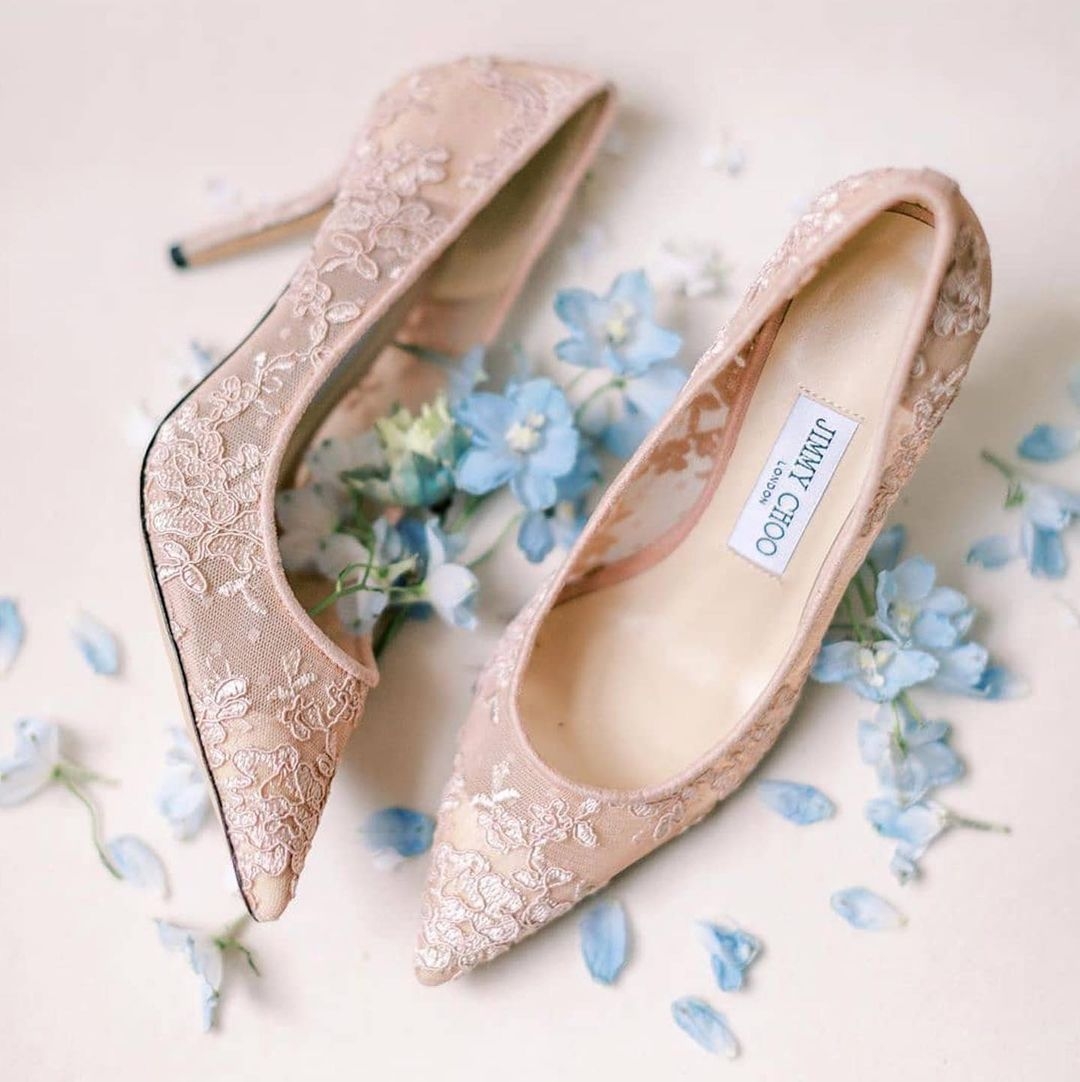 以下為大家盤點必買7對Jimmy Choo高跟鞋,現時還有低至4折的優惠,看看那一款合你的心意,快網購入手吧!