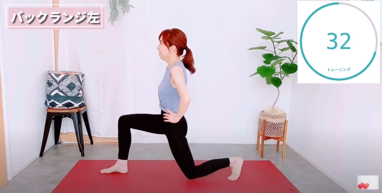 【瘦小腿運動】在45秒內不斷重覆此動作。之後休息15秒後,就換邊做一樣的動作。