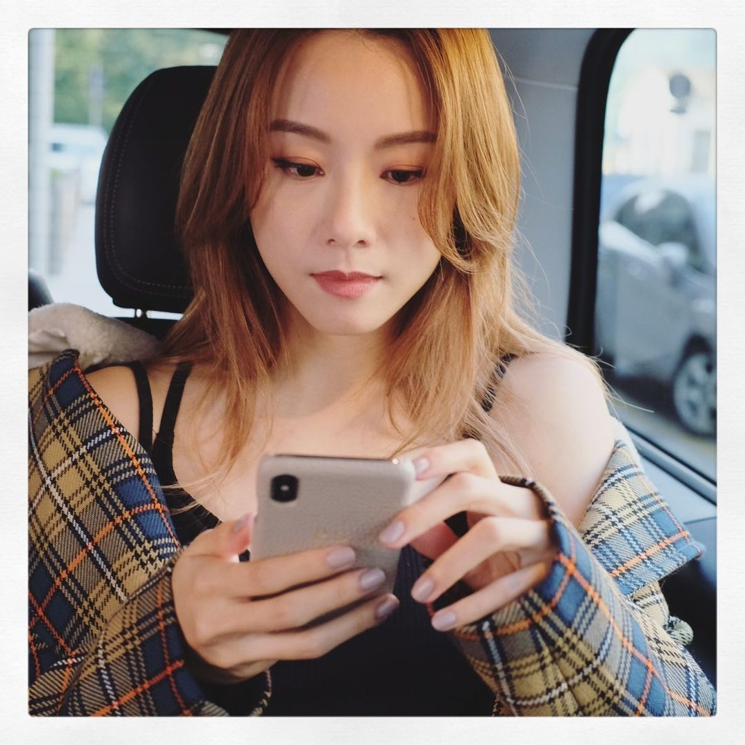 Stephy在組合中可說是發展得最好的一員,自拆夥後,人氣也愈來愈強勁,從歌唱界轉戰到電影界