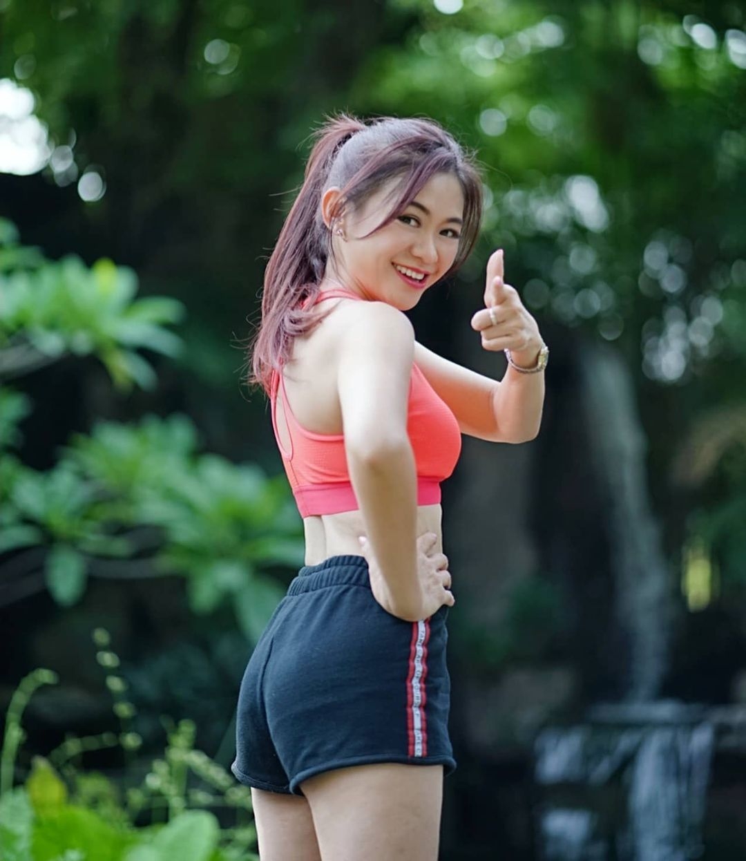 印尼雅加達的「美魔女」嫲嫲 Puspa Dewi