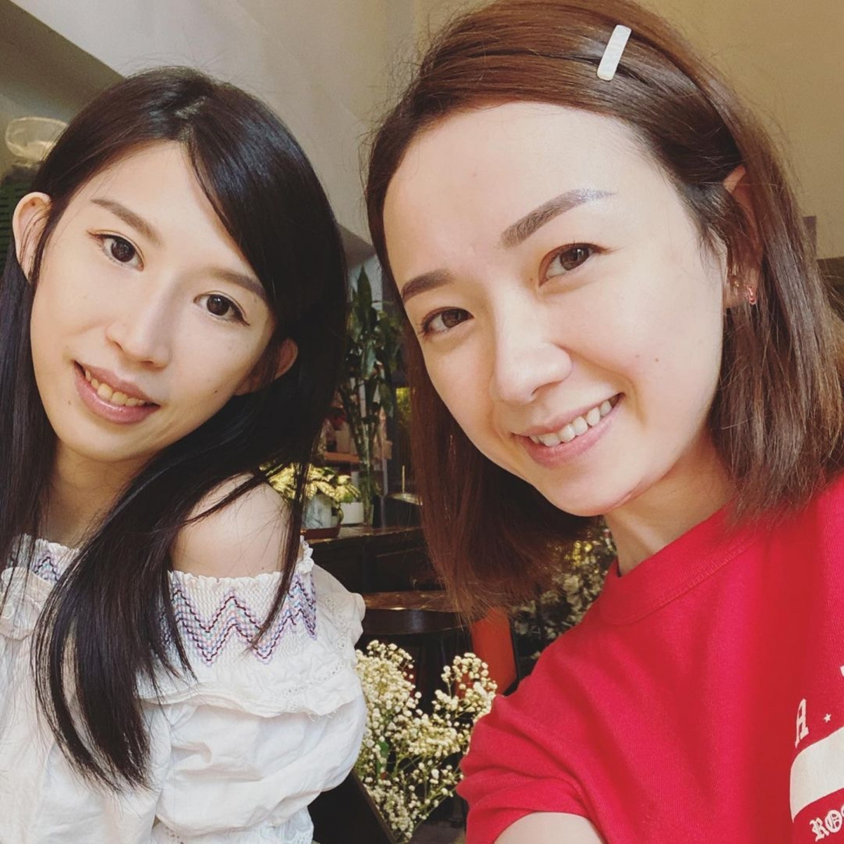 Elaine何綺玲2014年於澳門舉行婚禮,2015年初誕下女兒。即使已為人母,但是身型依然保持得很好!
