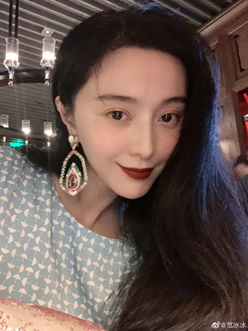 「健康寶」才能通行。據知今次流出的資料中,有不少一線內地紅星包括楊冪、范冰冰、劉詩詩、迪麗熱巴、王俊凱