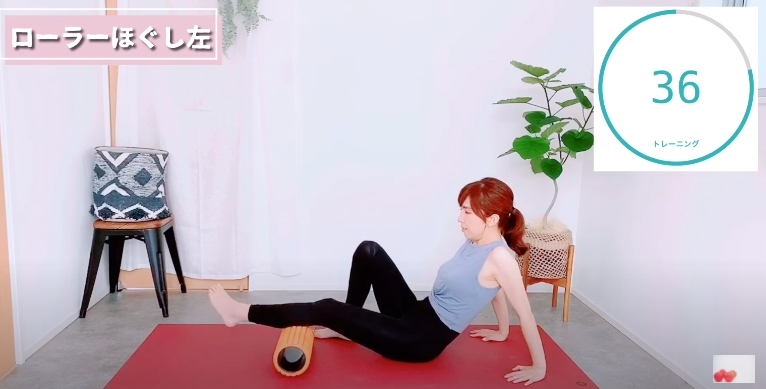 【瘦小腿運動】之後盡量用身體施力,同其體重的力量去按摩著小腿的肌肉,小腿要不斷左右擺動,以放鬆肌肉。